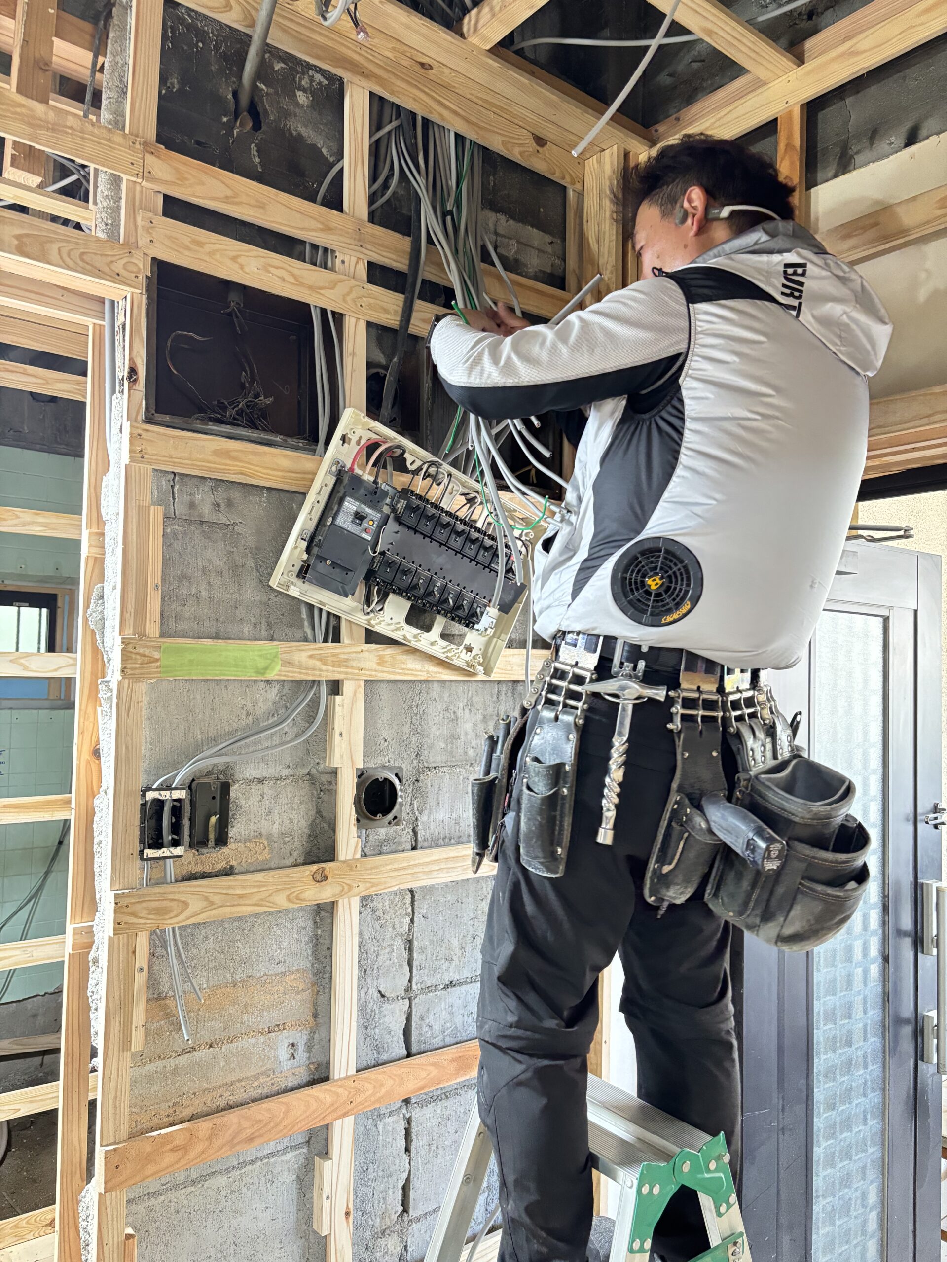琴平町にて、一軒家改修工事👷‍♂️〜配線編〜